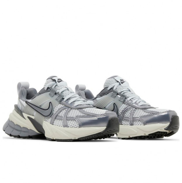 Gray nike running shoes online