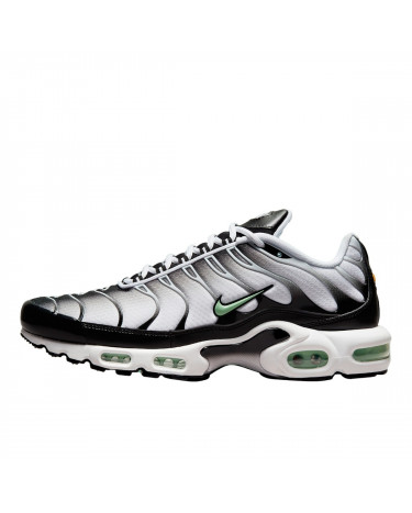 Nike air black and green online