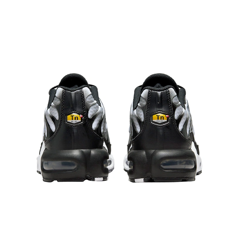 Grey and black air max plus discount