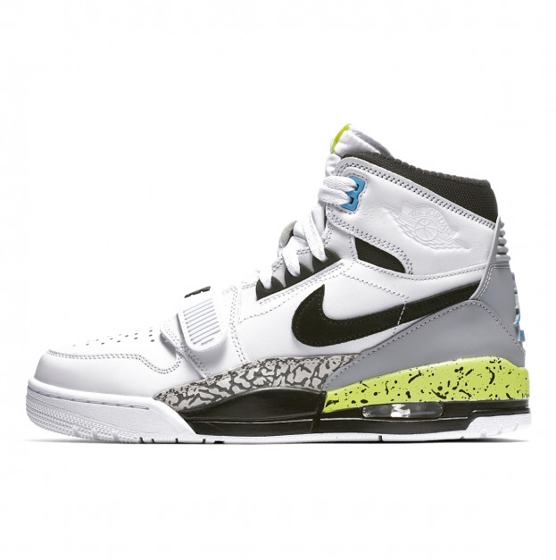 Jordan Legacy 312 Command Force Volt AQ4160-107