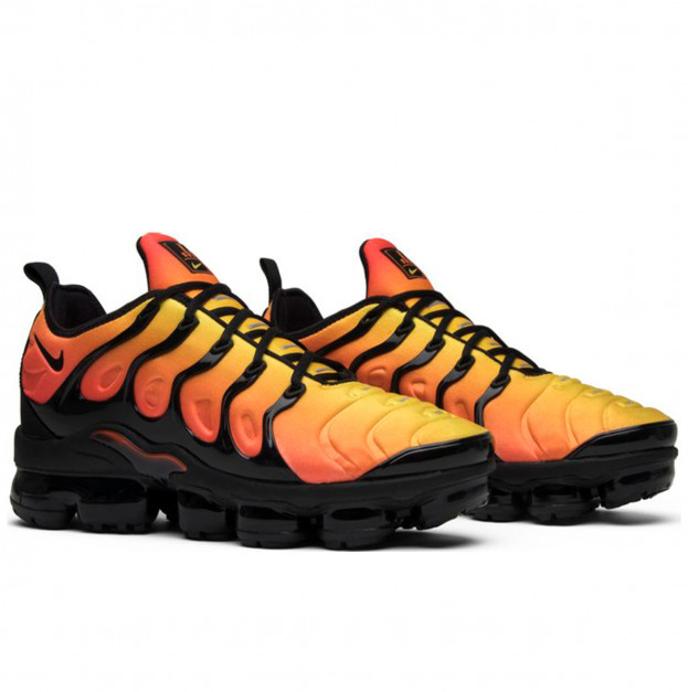 Nike Air VaporMax Plus Black Orange Crimson 924453-006